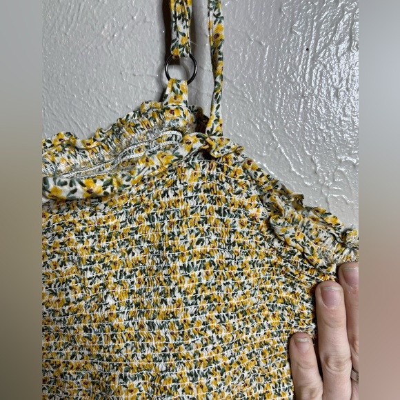 Yellow floral Old Navy blouse - Picture 2 of 3